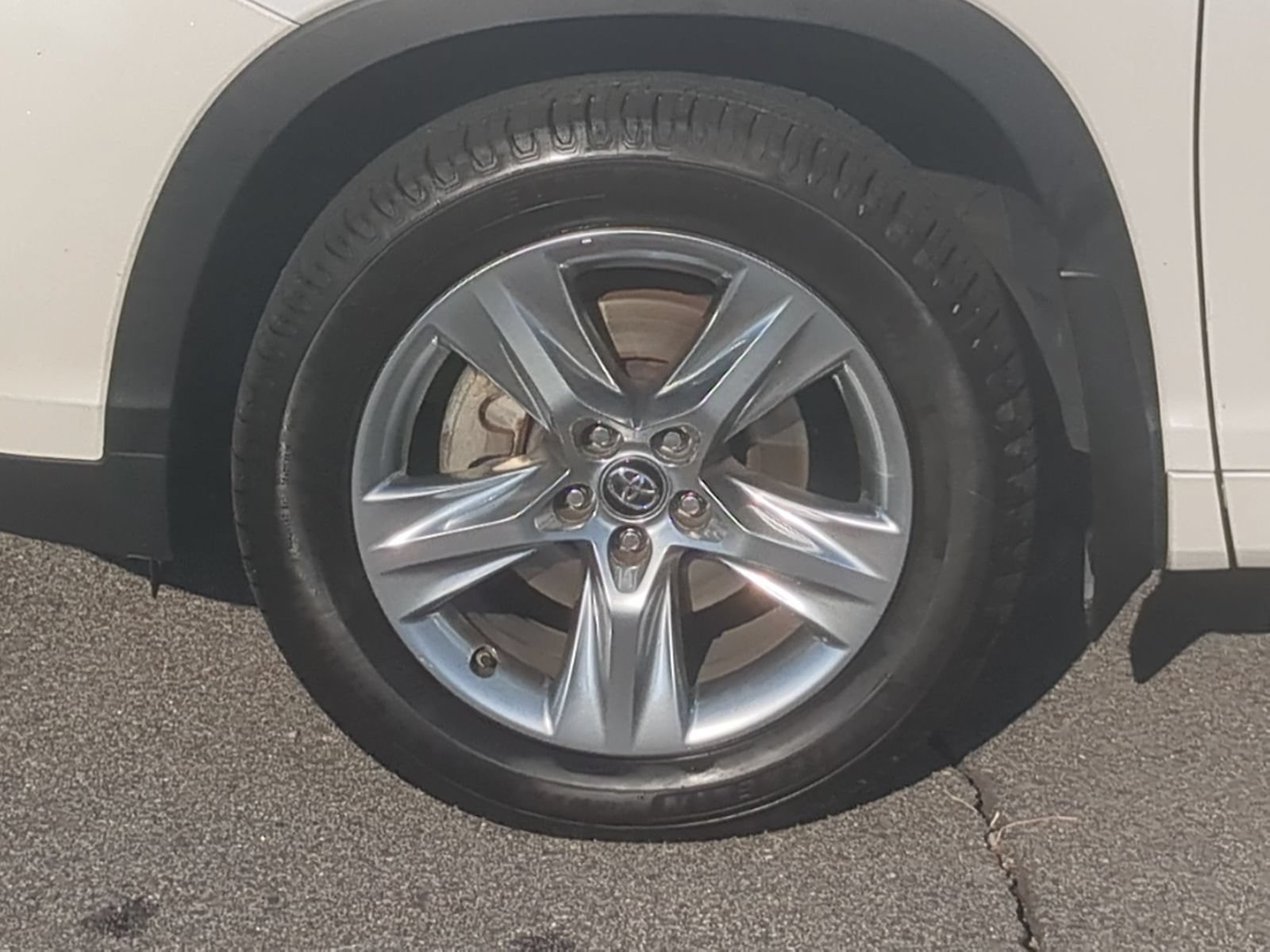 Used 2017 Toyota Highlander Limited AWD/4WD image 10