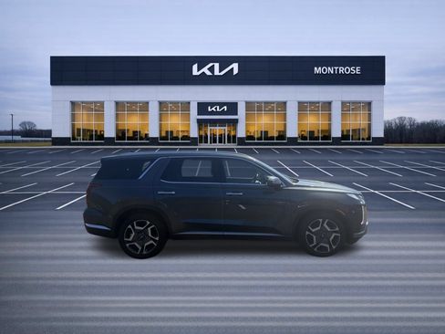 Used 2023 Hyundai Palisade Limited AWD/4WD image 4
