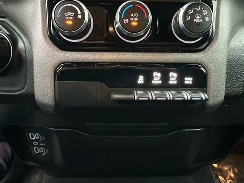 Used 2025 RAM 1500 Tradesman AWD/4WD image 36