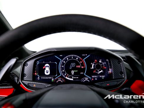 Used 2025 Lamborghini Revuelto AWD/4WD image 14