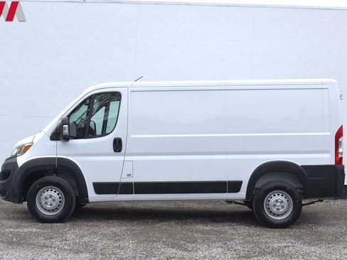 Used 2025 RAM ProMaster 2500 w/ U-Haul Equipment Group image 9