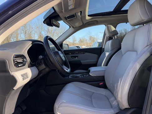 Used 2025 Honda Pilot Touring image 14