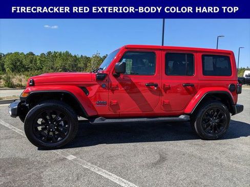 Certified 2025 Jeep Wrangler Unlimited Sahara AWD/4WD image 7