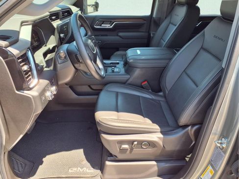 Used 2024 GMC Sierra 3500 Denali w/ Technology Package AWD/4WD image 15