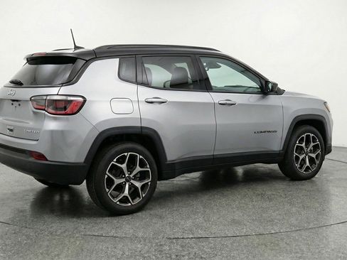 Used 2025 Jeep Compass Limited image 9