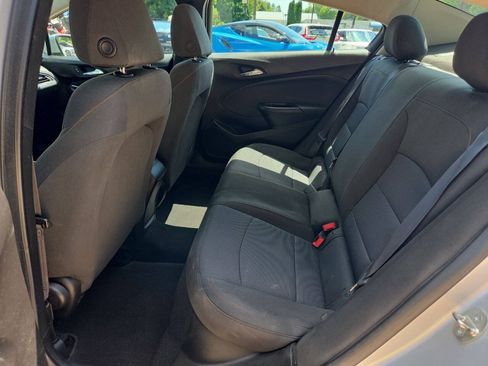 Used 2018 Chevrolet Cruze LS FWD image 14