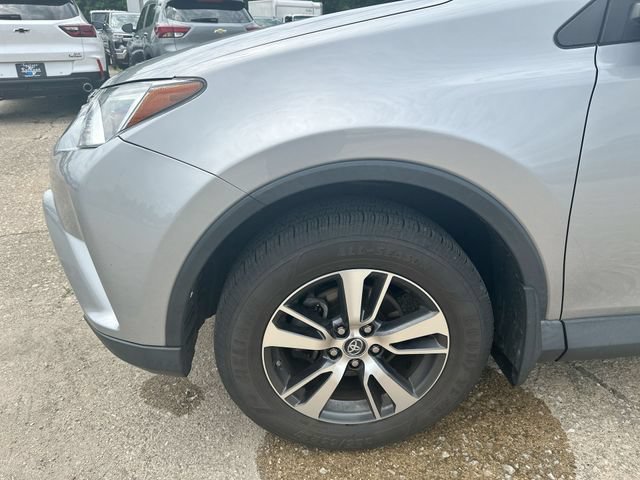 Used 2018 Toyota RAV4 XLE w/ Plus Extra Value Package AWD/4WD image 35