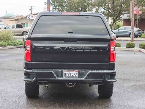 Used 2020 Chevrolet Silverado 1500 LT Trail Boss w/ Midnight Edition image 3