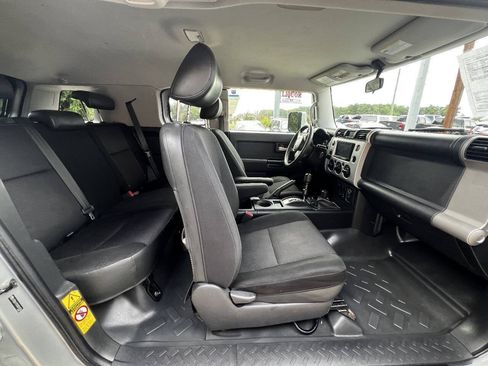 Used 2007 Toyota FJ Cruiser 4WD image 11