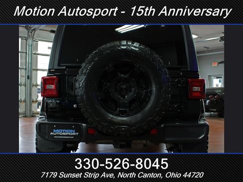 Used 2018 Jeep Wrangler Unlimited Sahara w/ Uconnect 4C Nav & Sound Group AWD/4WD image 9