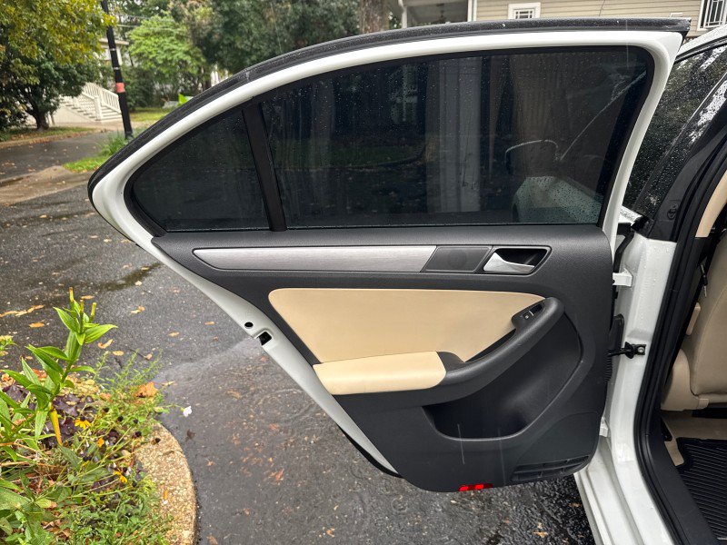Used 2015 Volkswagen Jetta TDI SE FWD image 13