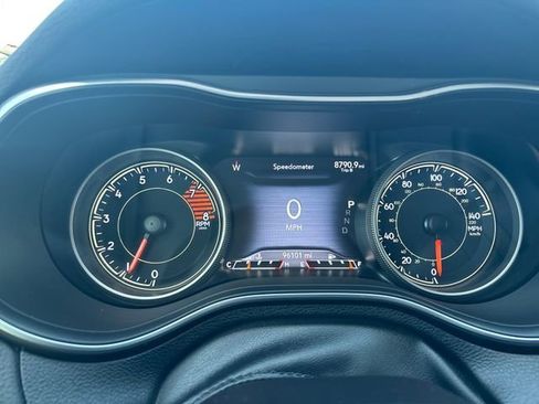 Used 2019 Jeep Cherokee Limited AWD/4WD image 15