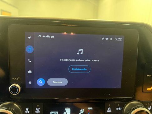 Used 2023 Toyota Highlander XLE image 31