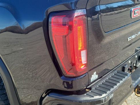 Used 2022 GMC Sierra 2500 Denali w/ Denali Ultimate Package AWD/4WD image 11