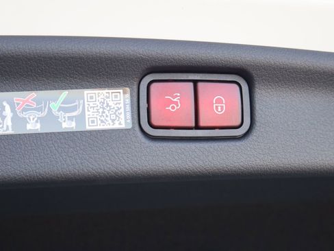 New 2026 Mercedes-Benz C 300 4MATIC Sedan image 18