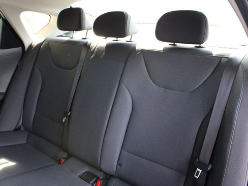 Used 2025 Kia K4 LXS image 15