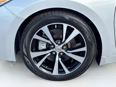 Used 2018 Nissan Maxima 3.5 S image 32