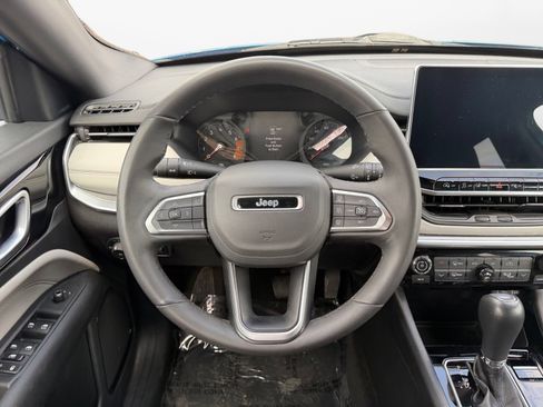 Used 2025 Jeep Compass Limited AWD/4WD image 14