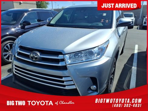 Certified 2018 Toyota Highlander Plus image 1