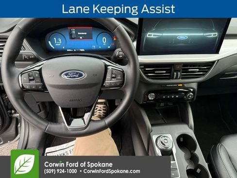 Used 2025 Ford Escape Platinum image 4