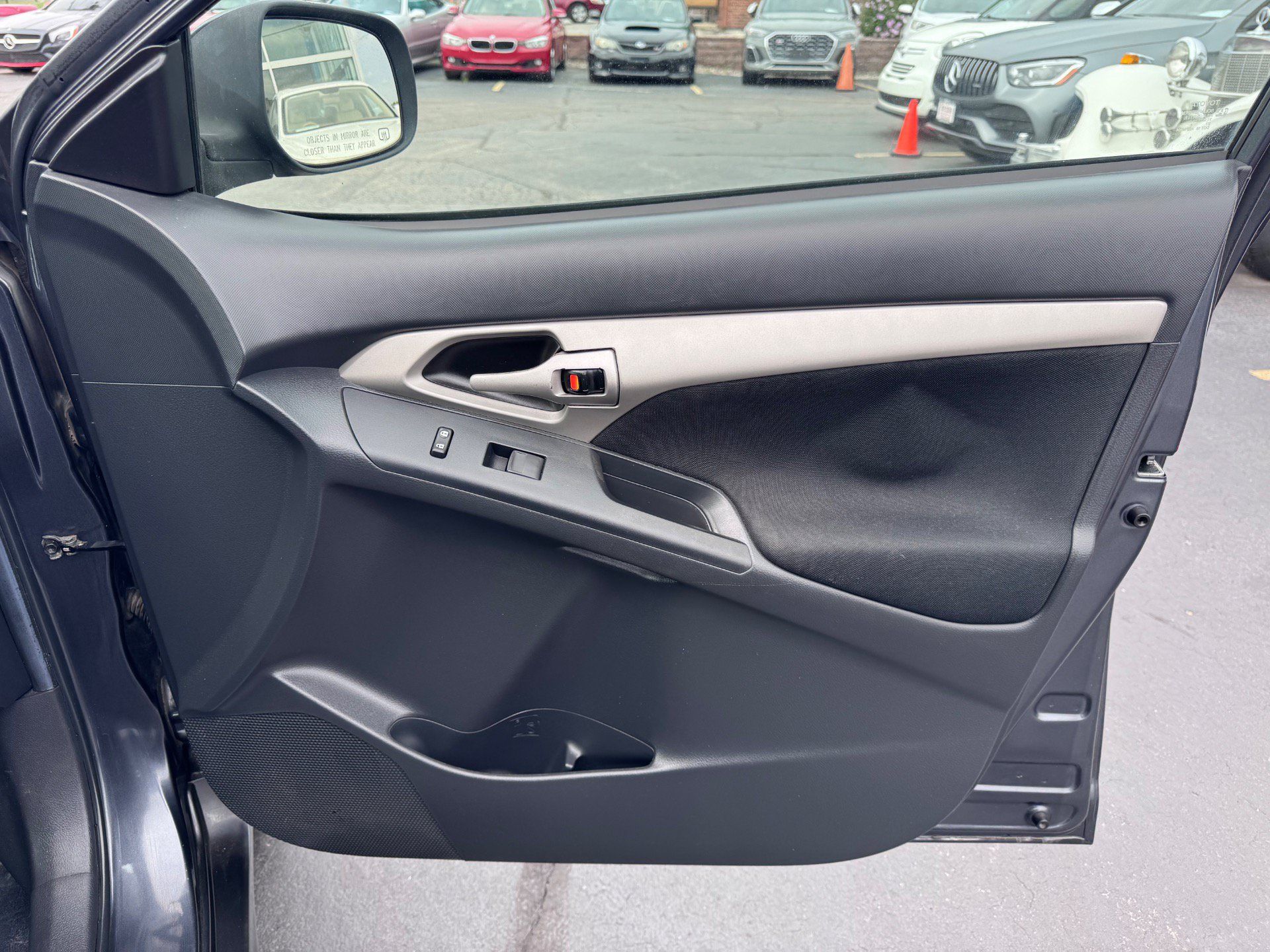 Used 2009 Toyota Matrix XRS FWD image 29