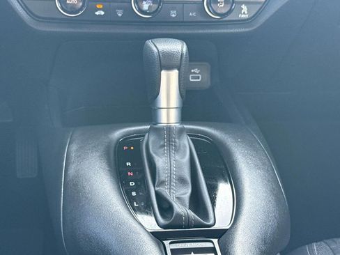 Used 2025 Honda HR-V LX image 17