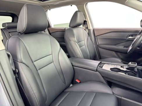 Used 2023 Nissan Rogue SL w/ SL Premium Package image 36