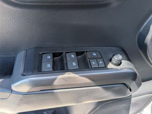 Used 2023 Toyota Tacoma TRD Off-Road AWD/4WD image 17