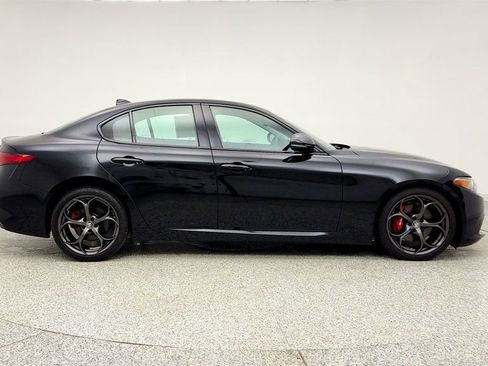 Used 2019 Alfa Romeo Giulia w/ Quick Order Package 22K Sport image 4