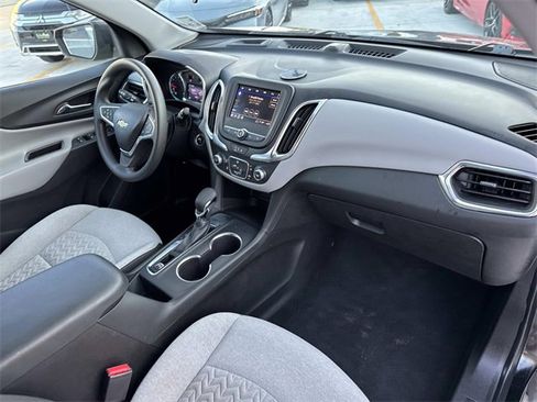Used 2022 Chevrolet Equinox LS w/ LS Convenience Package image 12