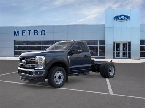 New 2025 Ford F450 XL w/ XL Chrome Package image 2