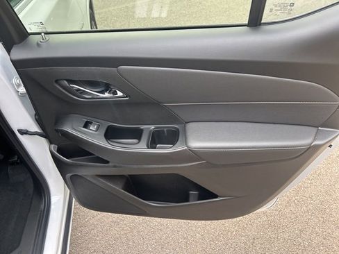 Used 2023 Chevrolet Traverse Premier image 9