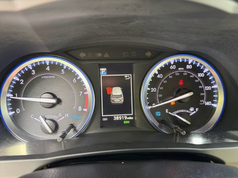 Used 2019 Toyota Highlander Limited AWD/4WD image 26