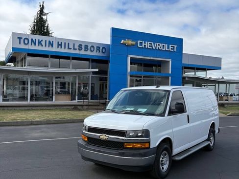 Used 2019 Chevrolet Express 2500 w/ Driver Convenience Package RWD image 1
