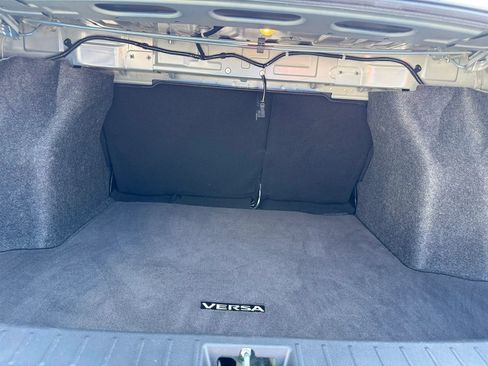 Used 2020 Nissan Versa SR FWD image 35