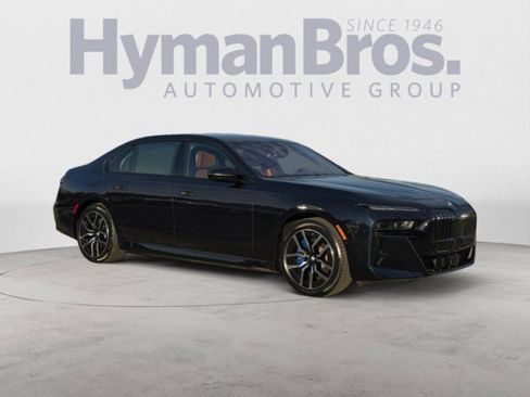 Used 2023 BMW i7 xDrive60 w/ Executive Package 2 image 1