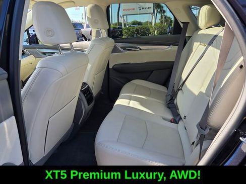 Used 2021 Cadillac XT5 Premium Luxury image 11
