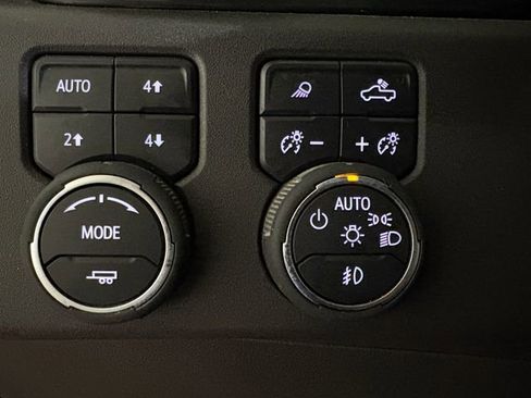 Used 2024 Chevrolet Silverado 1500 ZR2 w/ Technology Package image 13