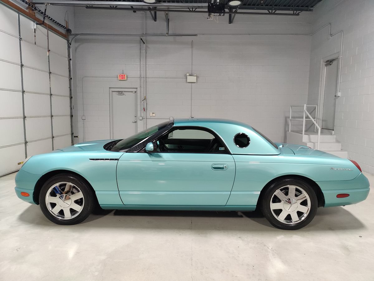 Used 2002 Ford Thunderbird RWD image 18