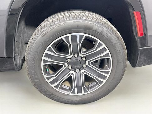 Used 2022 Jeep Wagoneer Series III w/ Flexible Seating Group image 31