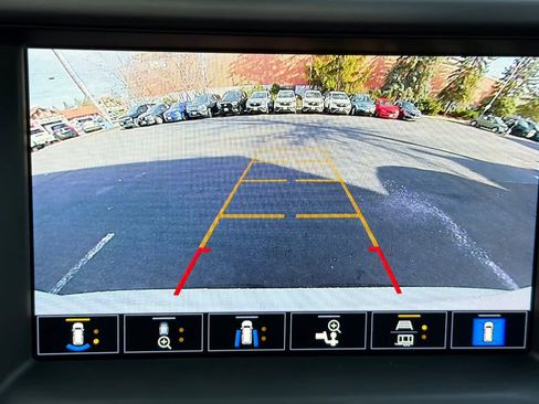 Used 2022 GMC Acadia AT4 w/ Technology Package image 23