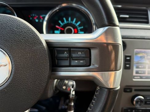 Used 2013 Ford Mustang Convertible RWD image 20