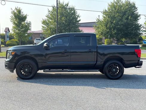 Used 2019 Nissan Titan SL w/ Midnight Edition AWD/4WD image 4