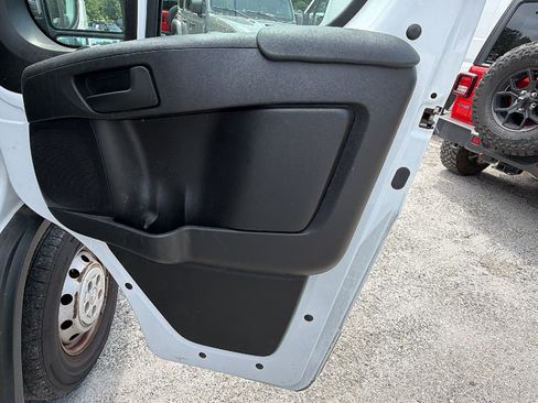 Used 2024 RAM ProMaster 2500 w/ Convenience Group FWD image 20