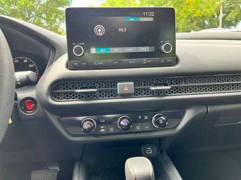 Used 2025 Honda HR-V LX image 9