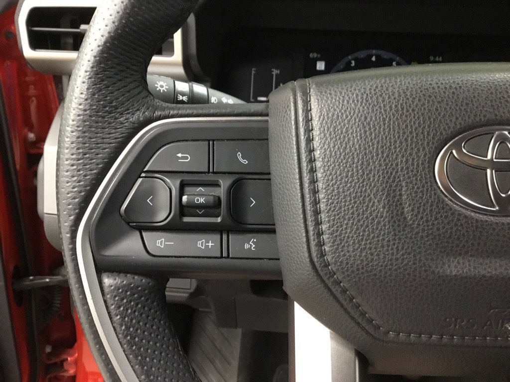 Used 2025 Toyota Tacoma SR5 w/ SR5 Upgrade Package AWD/4WD image 12