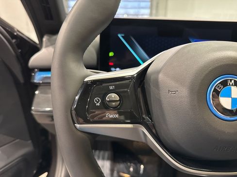 Used 2025 BMW i5 xDrive40 w/ Premium Package image 38
