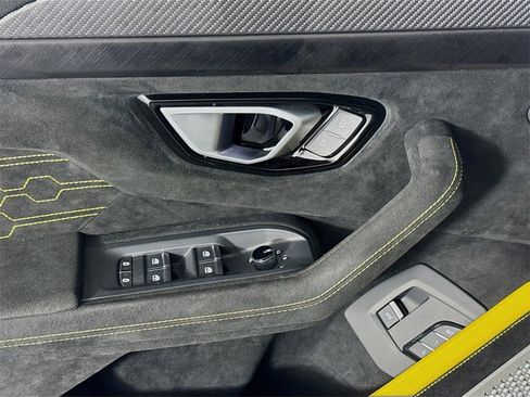 Used 2024 Lamborghini Urus Performante image 18