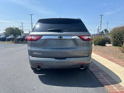 Used 2021 Chevrolet Traverse LS FWD image 8