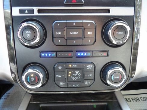 Used 2017 Ford Expedition Limited w/ Equipment Group 301A AWD/4WD image 25